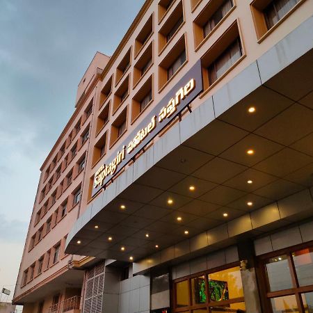 Hotel Saptagiri Haidarábád Kültér fotó