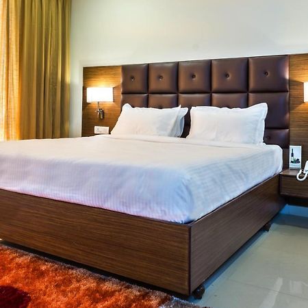 Hotel Saptagiri Haidarábád Kültér fotó