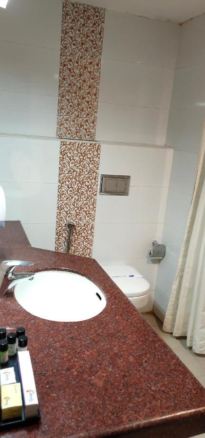 Hotel Saptagiri Haidarábád Kültér fotó