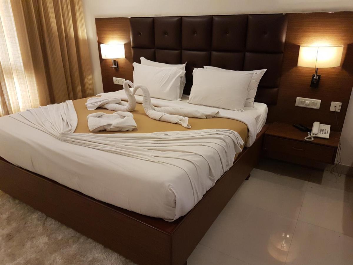 Hotel Saptagiri Haidarábád Kültér fotó
