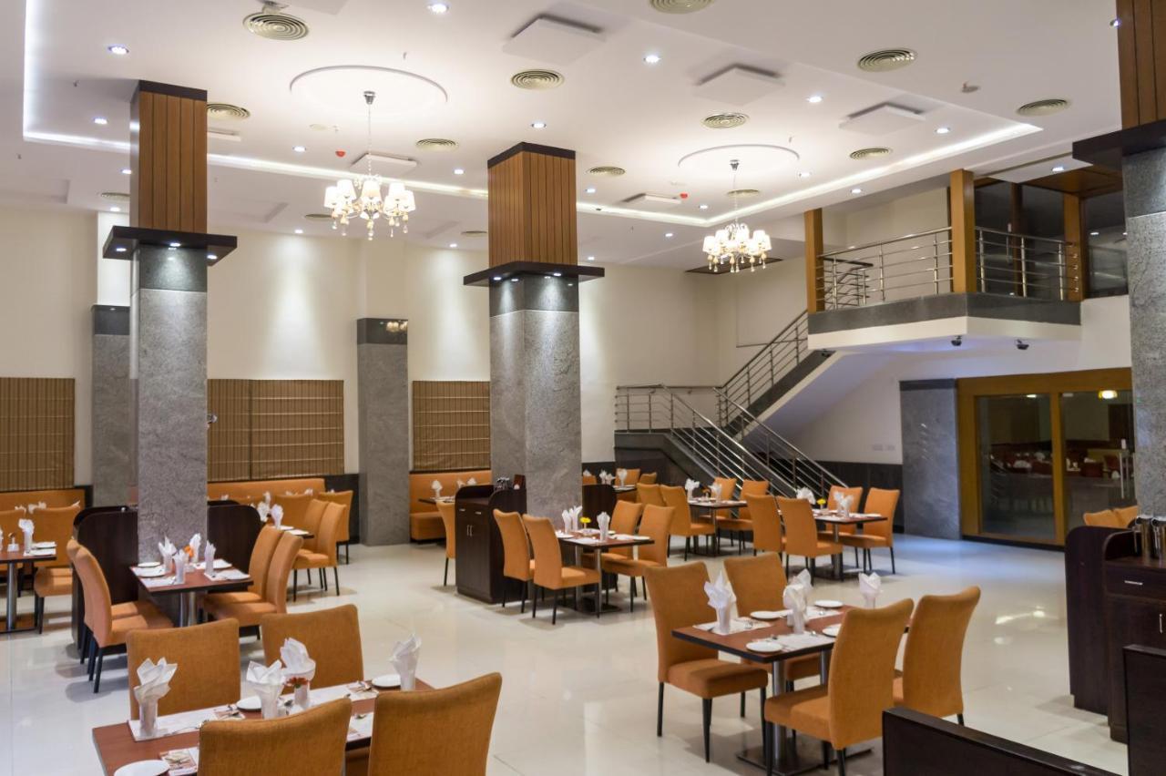 Hotel Saptagiri Haidarábád Kültér fotó