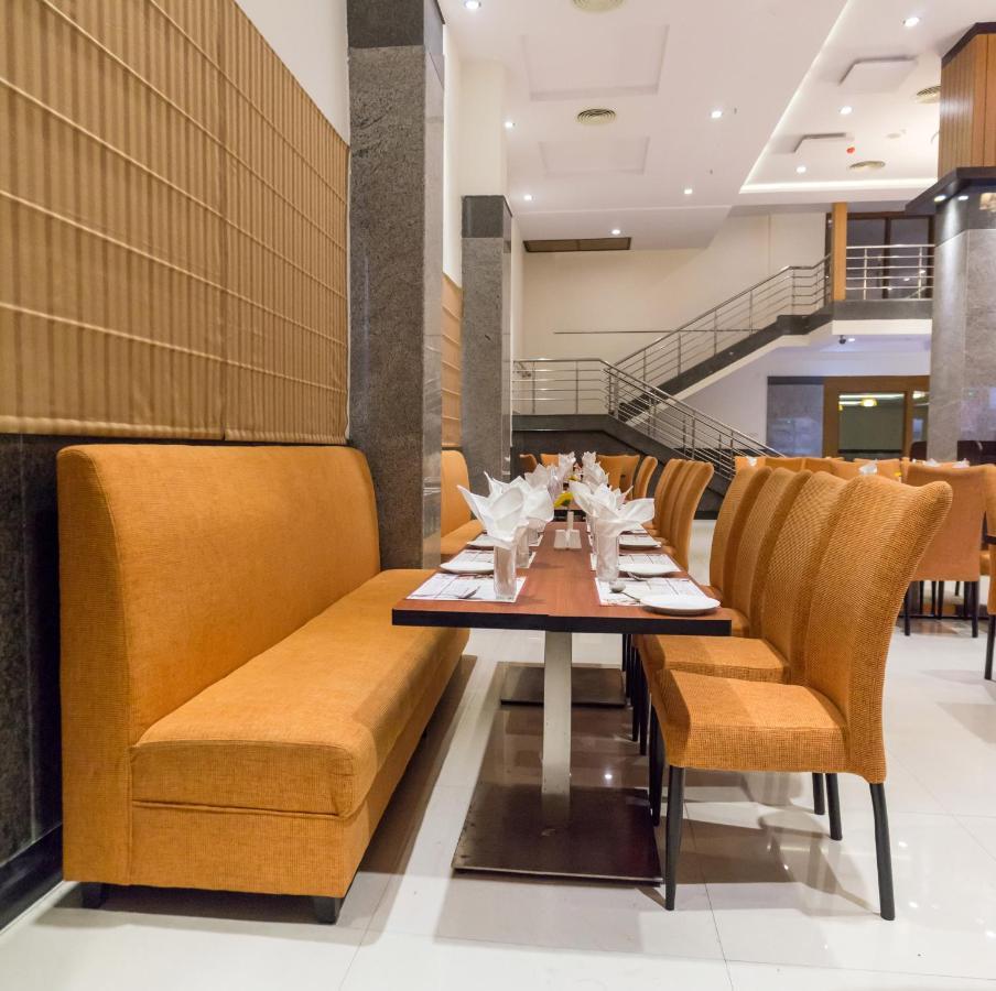 Hotel Saptagiri Haidarábád Kültér fotó