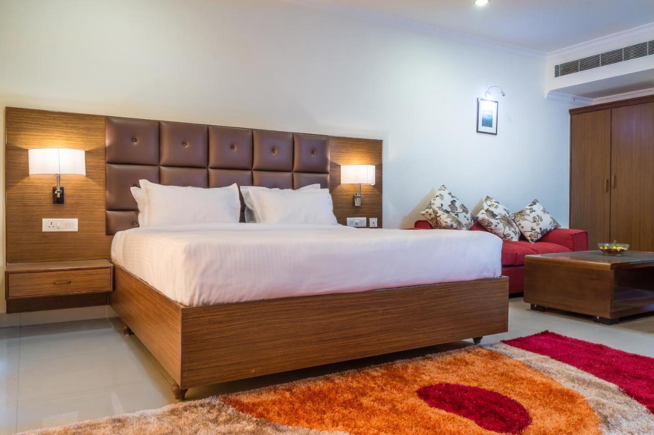 Hotel Saptagiri Haidarábád Kültér fotó