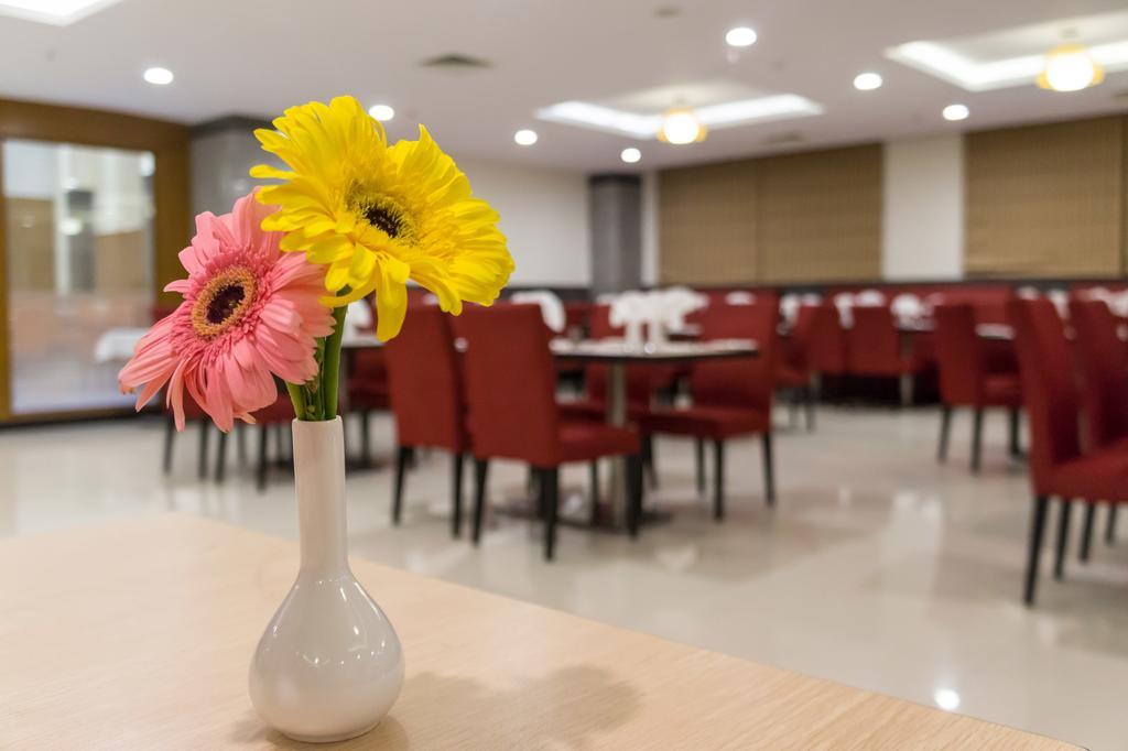 Hotel Saptagiri Haidarábád Kültér fotó
