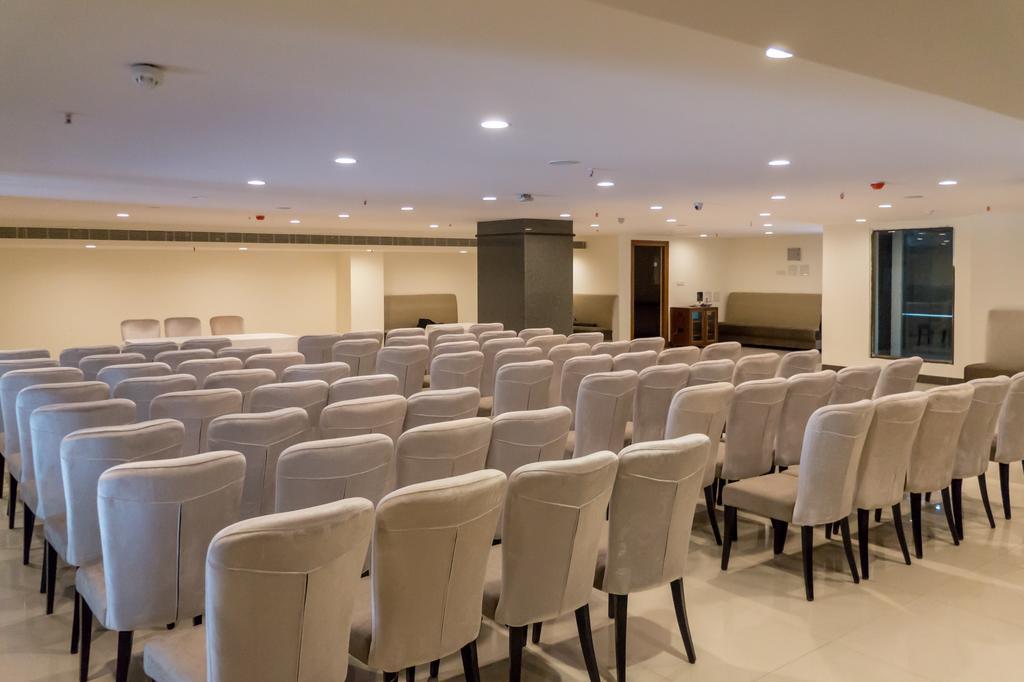 Hotel Saptagiri Haidarábád Kültér fotó