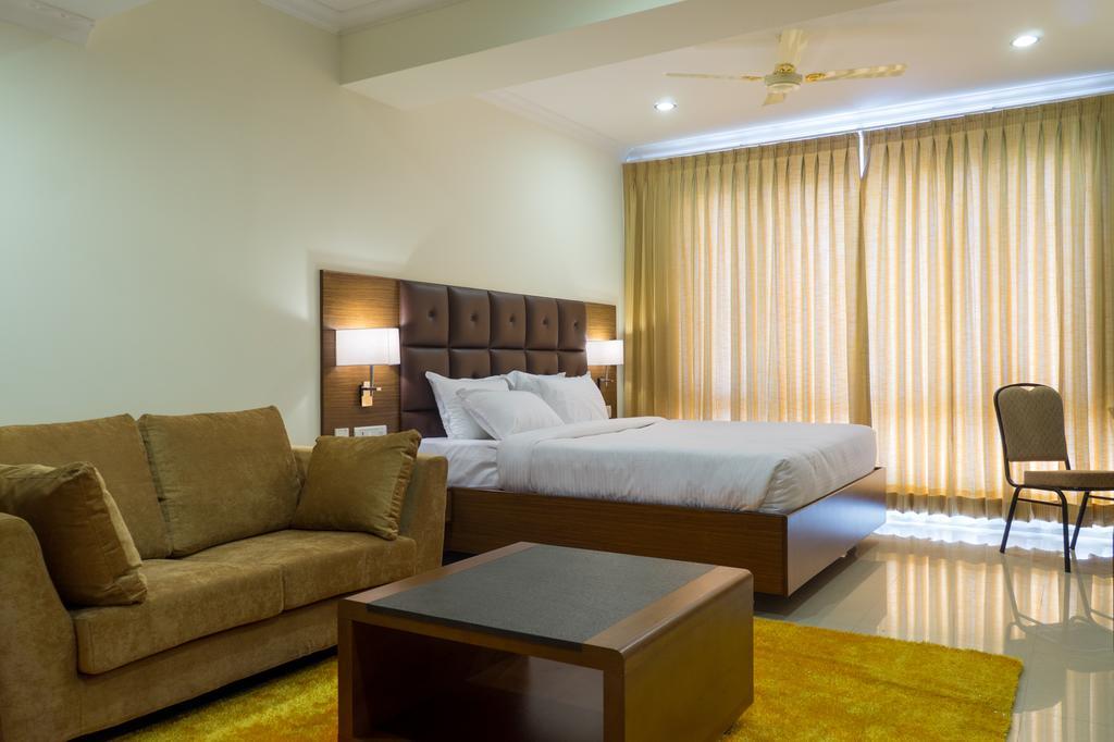 Hotel Saptagiri Haidarábád Kültér fotó