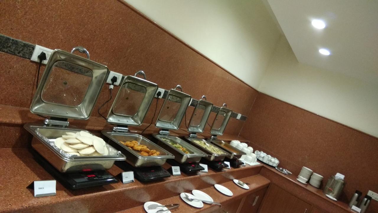 Hotel Saptagiri Haidarábád Kültér fotó